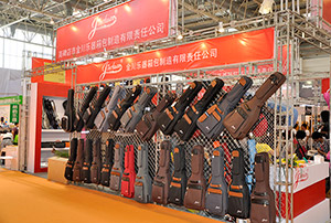 2012年金川樂器箱包應邀參加北京樂器展覽會